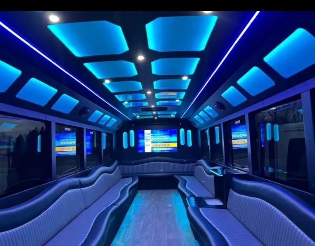 Chicago prom party bus — A1 Limousine group transportation